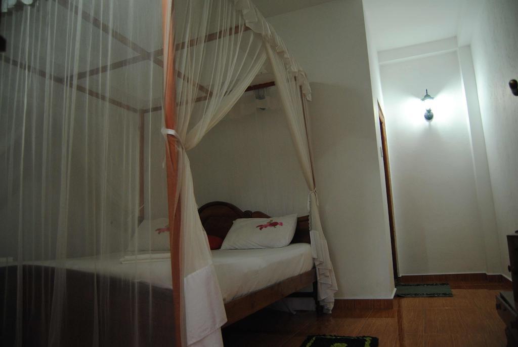 אונה ואטונה Kumara Guest House חדר תמונה