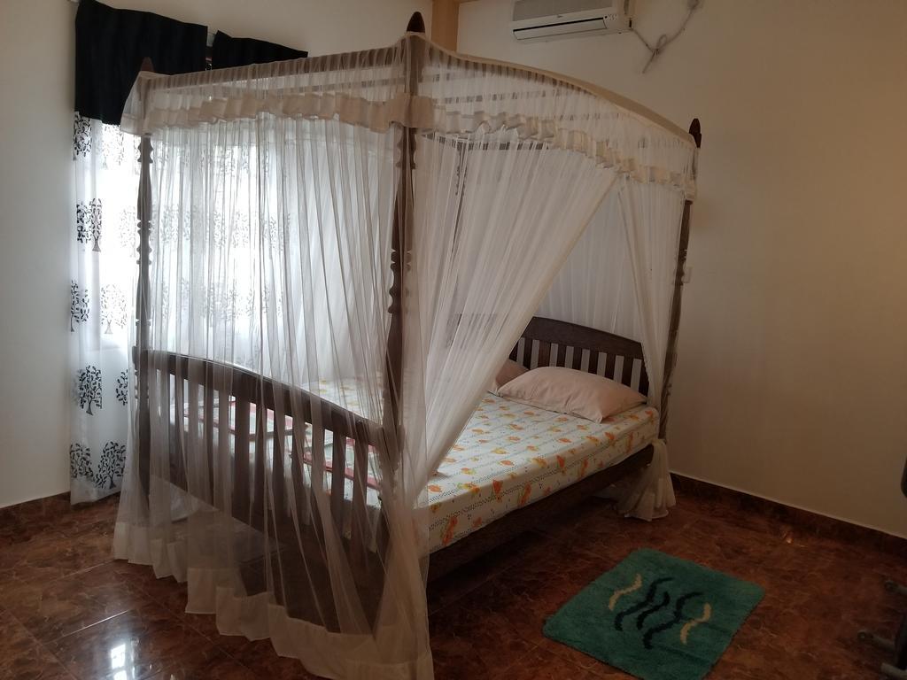 אונה ואטונה Kumara Guest House מראה חיצוני תמונה