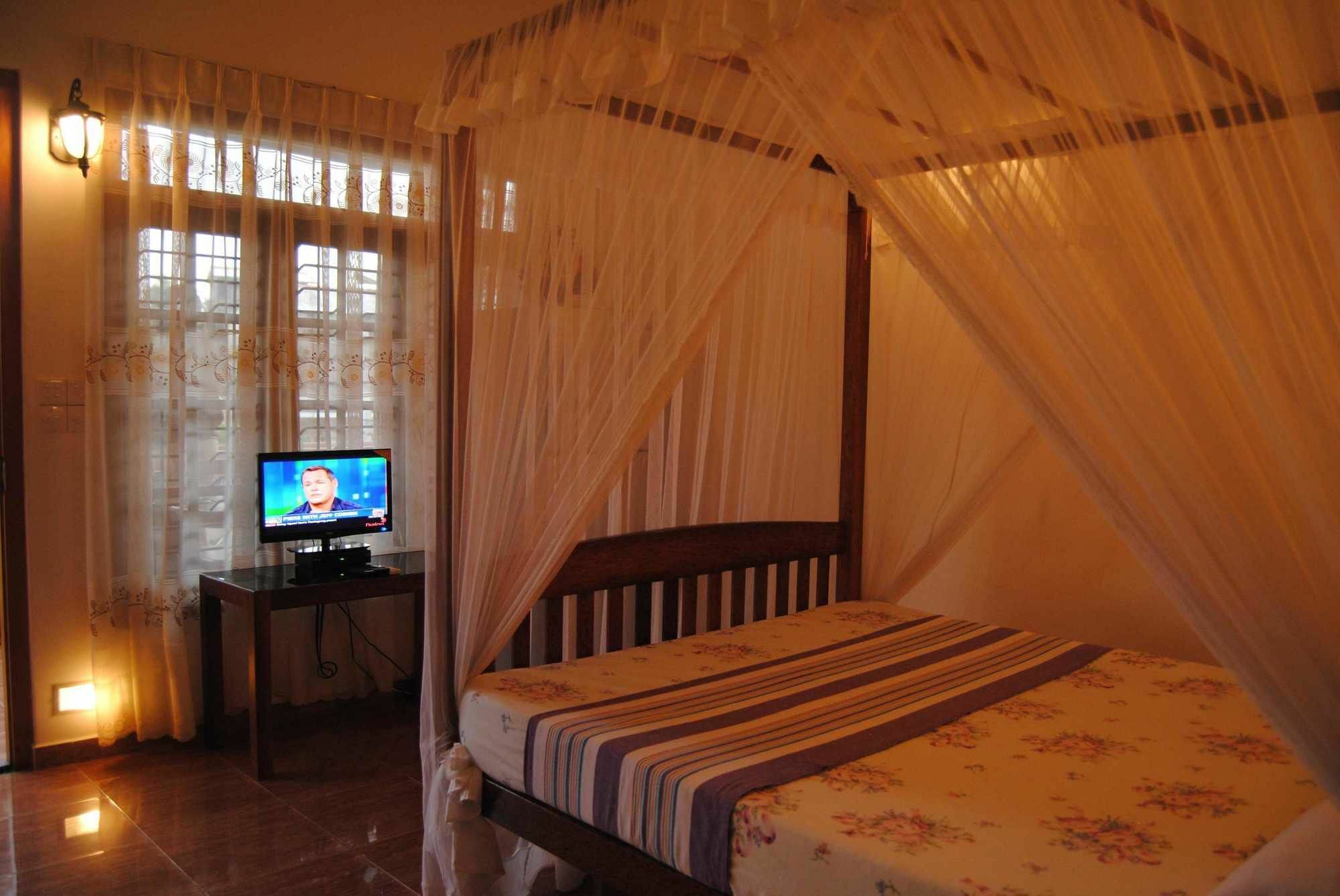 אונה ואטונה Kumara Guest House מראה חיצוני תמונה