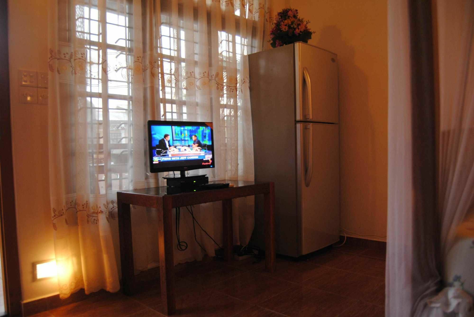 אונה ואטונה Kumara Guest House מראה חיצוני תמונה